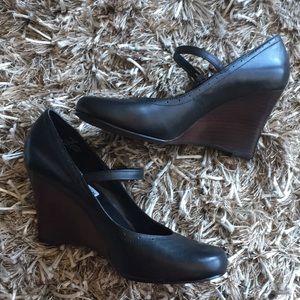 Steve Madden Wedges size 7 in black